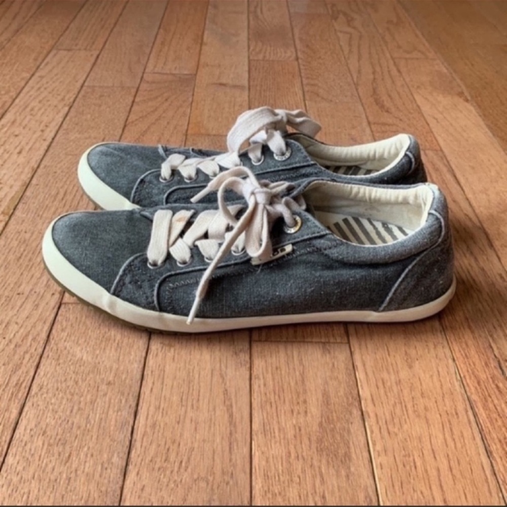Taos star canvas sneakers comfort shoes womens size 7 gray